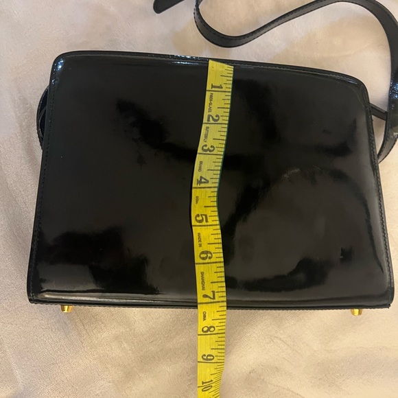 🩷 BALLY Black Patent Leather / Gold Hardware/ Crossbody
Bag Classic Logo💚 - Picture 10 of 16